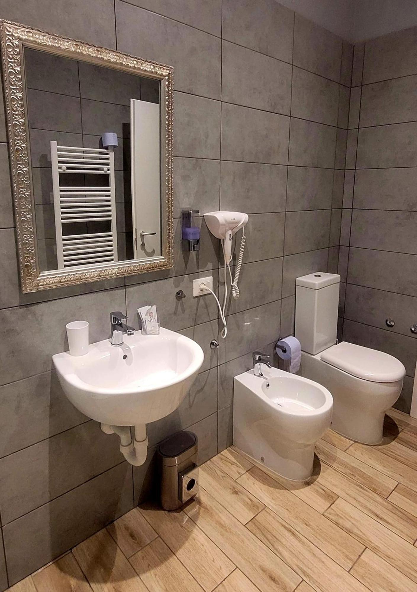 Al Binario Brescia Hotel Kültér fotó